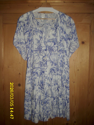 Wunderbar luftiges Kleid Sommerkleid H&M Gr. XS  ( M )  Blau gemustert