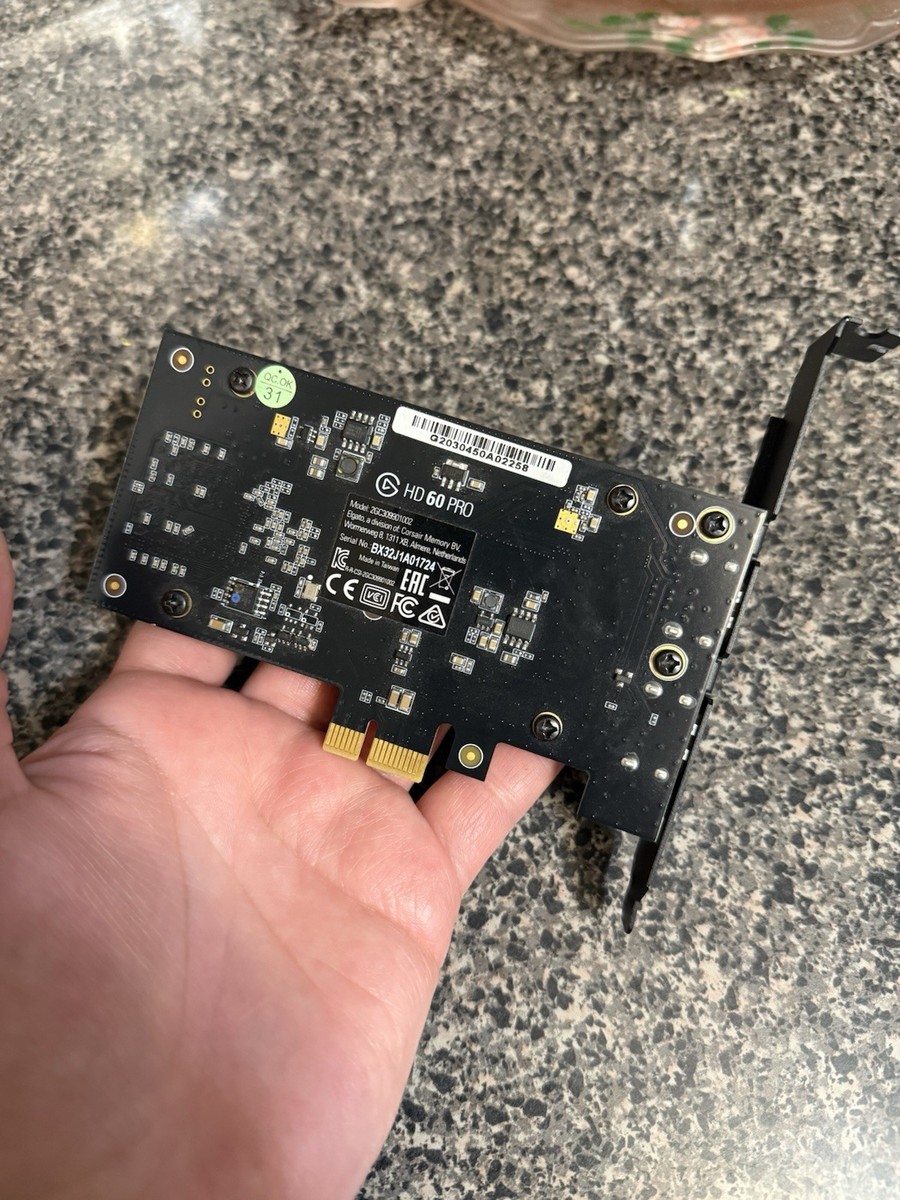 グラフィックボード・グラボ・ビデオカード elgato HD60 PRO Amazon.com: Corsair Elgato Game Capture HD60 Pro : Electronics