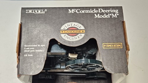 1990 Ertl McCormick-Deering Model M Engine 1/16 No. 4351 NIB - Picture 3 of 6