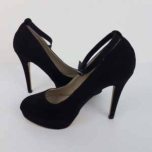 black heels betts