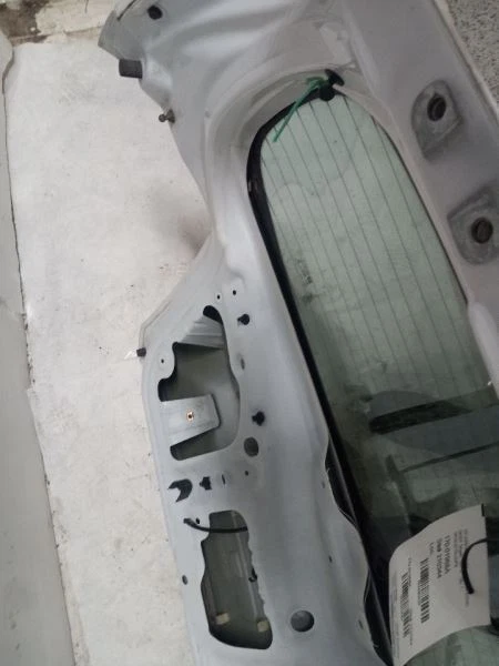 Puerta trasera con tapa para Chevrolet Sonic 2012-2018 Foto 4 de 4