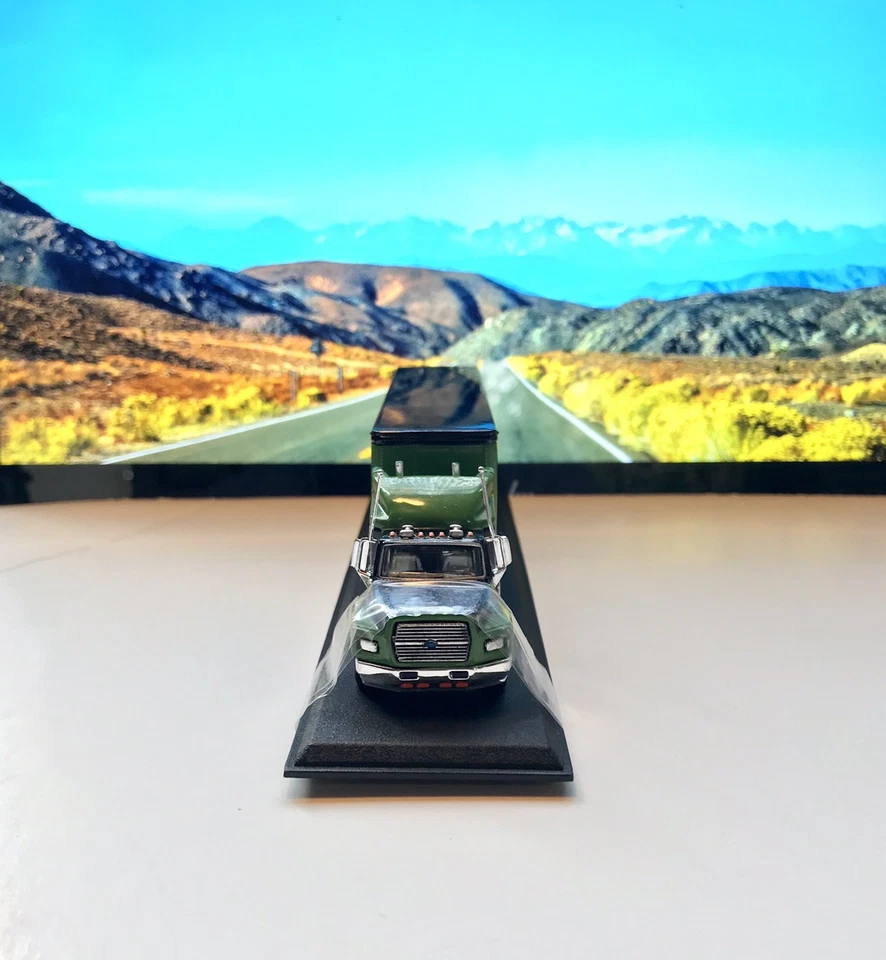 Rare! MATCHBOX COLLECTIBLES HARLEY-DAVIDSON FORD AEROMAX TRACTOR-TRAILER 1:87 - Image 3 of 4