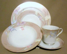 Mikasa Charisma Beige L9048 Lot of 2 Place Settings (10 Pieces) EXCELLENT!