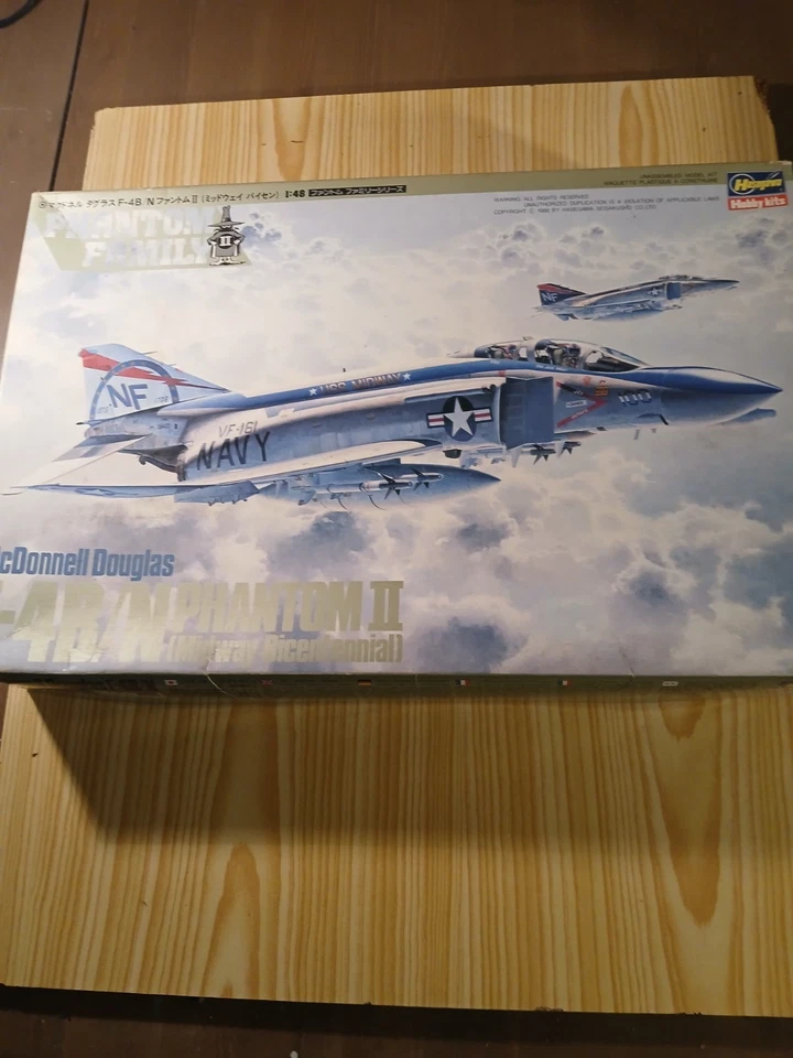 Maquette Hasegawa 1/48 Phantom II F-4B/N "Midway bycentennial" - Photo 1/4