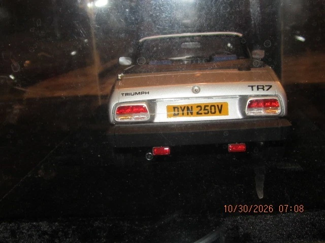 罕见 1/18 比例 Triumph TR7 DHC 带展示盒 — 第 2/4 张图片