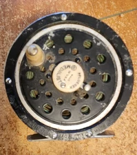 Pflueger Medalist Fly Fishing Reel 1494   Made in USA  Lot 3490