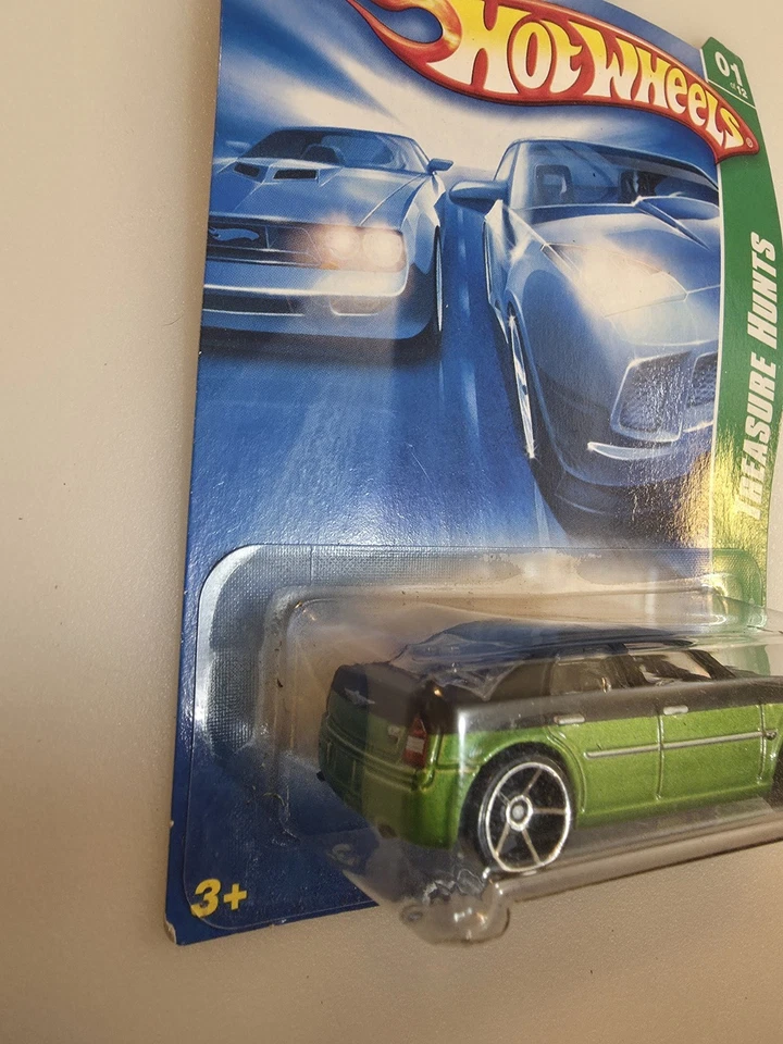 Chrysler 300c 2007 Treasure Hunt Hot Wheels Foto 2 de 4