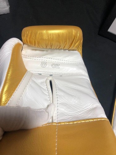 NAOYA INOUE signierter Boxhandschuh x farbiges Papier Luxus Vitrine selten - Bild 10 von 18
