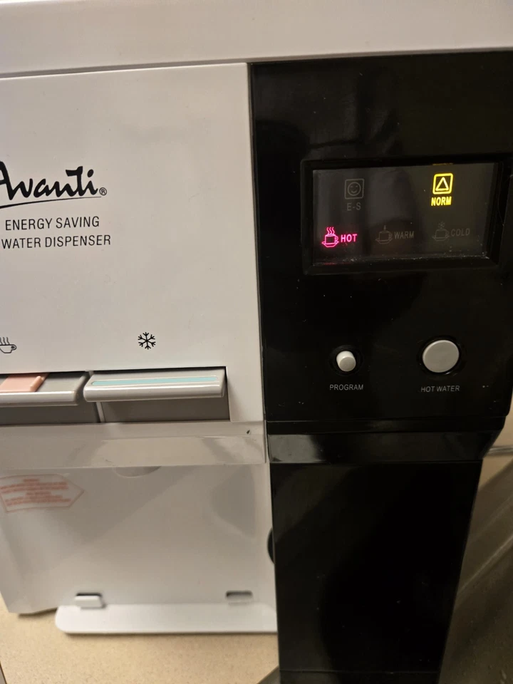 AVANTI EROGATORE ACQUA DA TAVOLO CALDO FREDDO GUC WD31EC perfetto per casa e ufficio - Immagine 2 di 4