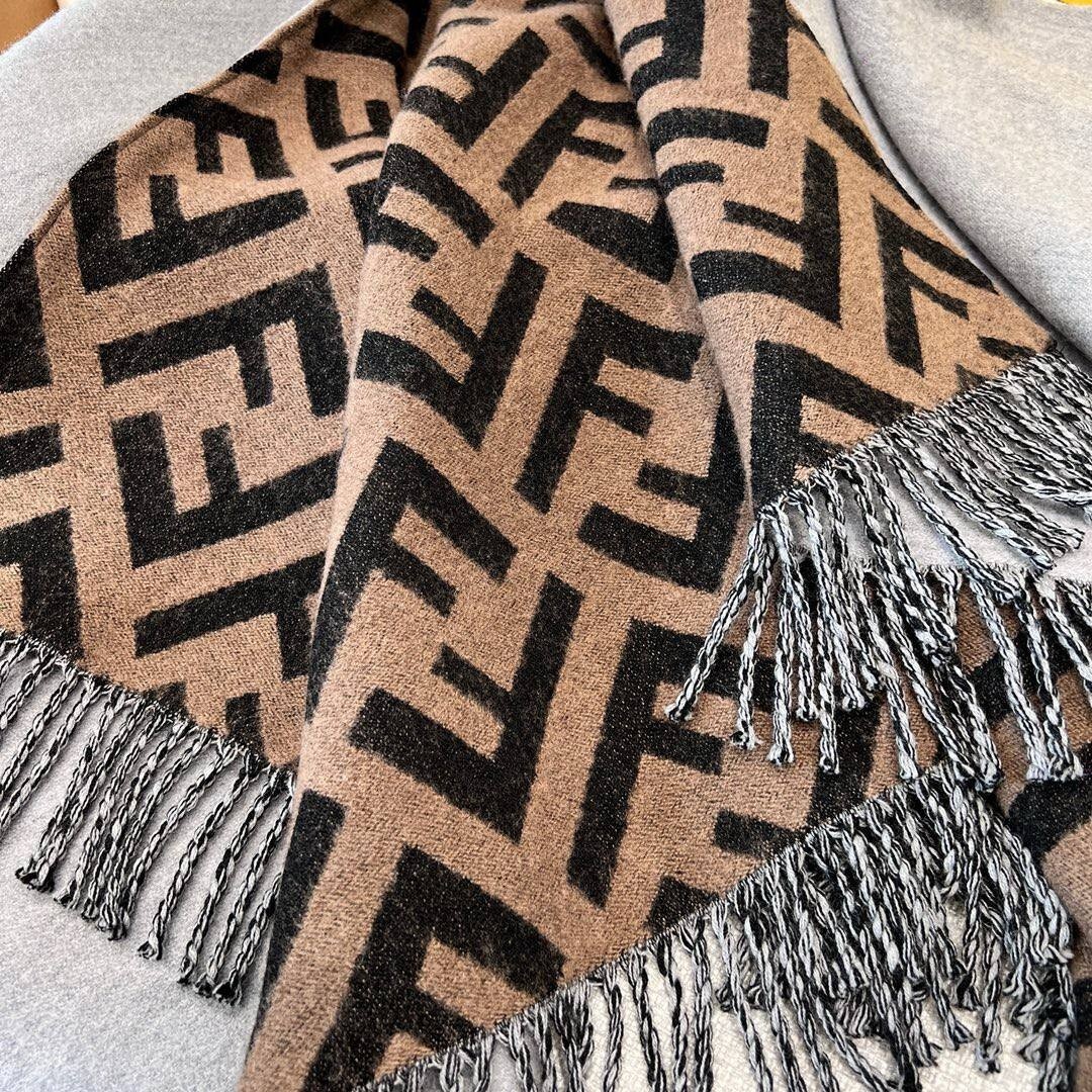 𝐅𝐞𝐧𝐝𝐢 Reversible Wool Cashmere Blend Cape, Solid Gray