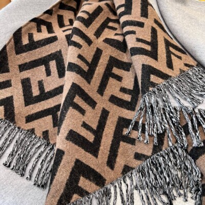 𝐅𝐞𝐧𝐝𝐢 Reversible Wool Cashmere Blend Cape, Solid Gray