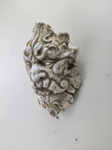 Escultura de pared de hombre verde pan - Imagen 3 de 5