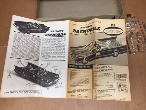 ORIGINAL 1966 AURORA BOXED BATMOBILE MODEL KIT-MISSING SOME PC'S NICE BOX - Picture 9 of 10