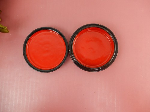 Vintage Russian Lacquer Round Box with Lady Handmade Signed - Picture 3 of 4