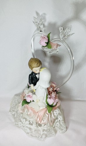 Adorable Vtg Wedding Cake Topper Centerpiece Decor Glass Heart Kitsch - Picture 4 of 16