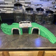 GeoTrax Tracktown Railway Green Mountain & Tunnel Bridge Geo Trax Trains 3 pc