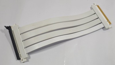 Phanteks PCIe 4.0 Riserkabel Weiß gerade