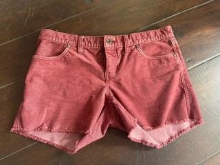 Carve Designs Oahu Corduroy Shorts Womens Raw Hem Maroon Size 2