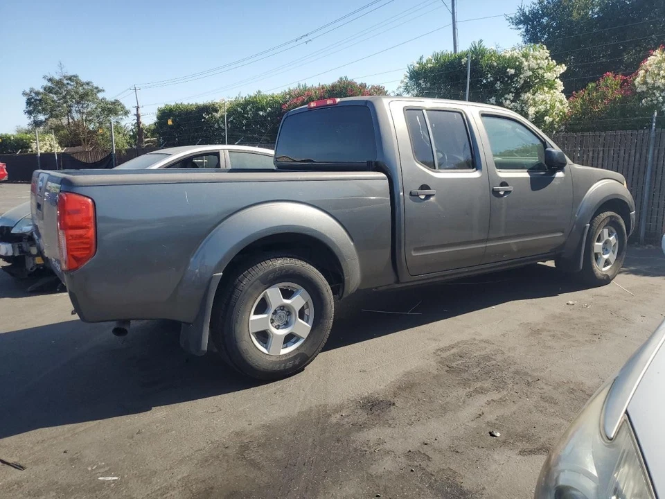 Conjunto de puerta delantera derecha usado se adapta a: Nissan Frontier 2008 sin carrocería lateral mo Foto 4 de 4