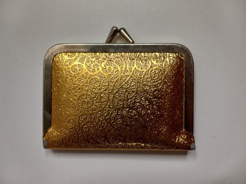 Vintage Clasp Style Gold Purse Travel Sewing Kit - Lightly Used - Picture 3 of 4
