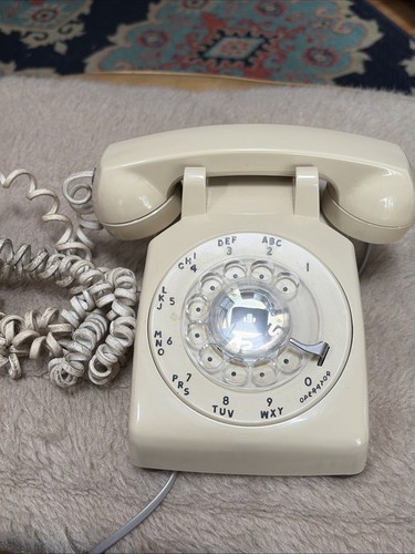Vtg Rare Unbranded ROTARY DIAL TELEPHONE BEIGE CREAM TAN DESK PHONE Made In USA