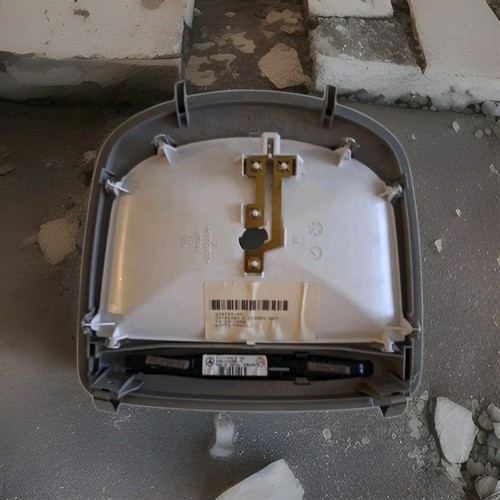 2007 - 2012 MERCEDES GL450 X164 ROOF OVERHEAD REAR DOME LIGHT READING LAMP OEM - Picture 2 of 3