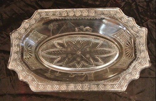 Vintage Glas Relish Schale mit ägyptischem Design. Display Tablett, Bonboniere, Deko - Bild 1 von 10