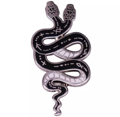 Zweiköpfige Schlange Metall Emaille Pin Anstecker Gothic Pagan Goth Dunkle Magie