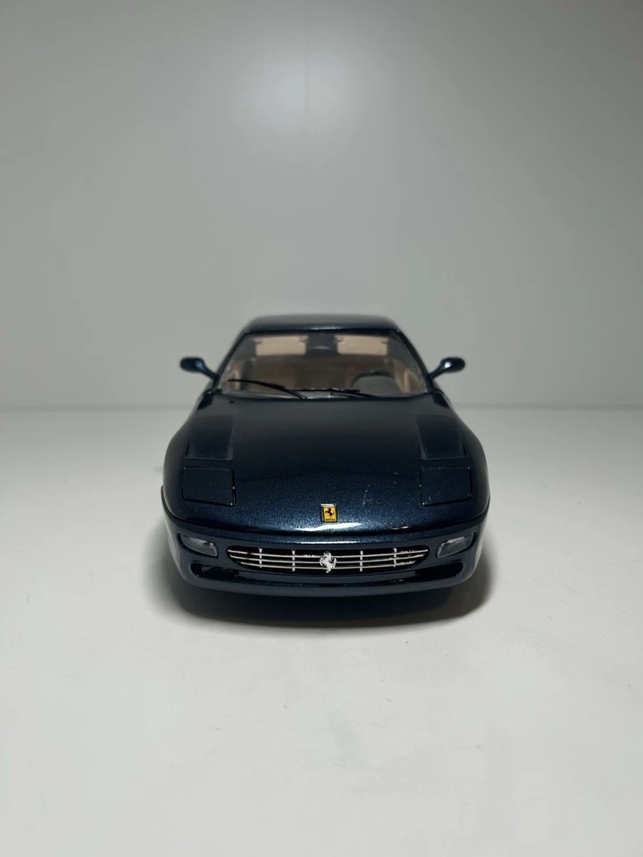 Modelo fundido a presión Burago escala 1/18 Ferrari 456 GT azul oscuro hecho en Italia Foto 4 de 4