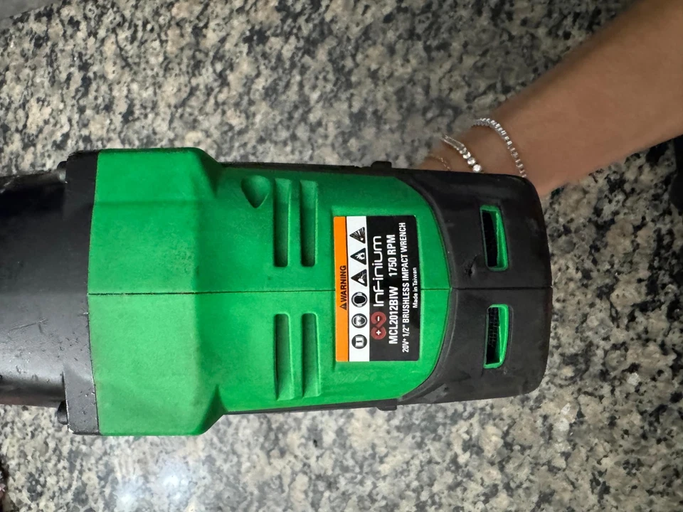 Llave de impacto sin escobillas Matco Tools MCL2012BIW 20V 1/2" Foto 4 de 4