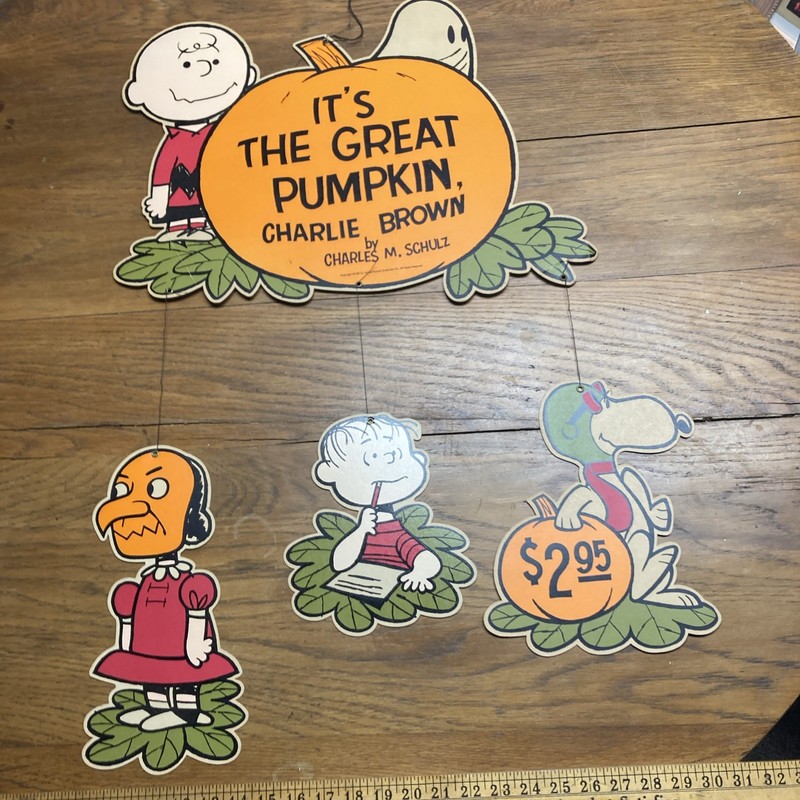 Vintage 1967 Hallmark Charlie Brown It’s A Great Pumpkin Store Display 
