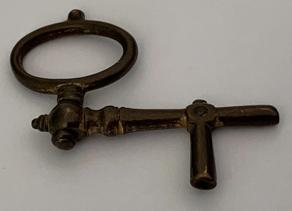 Antique Brass Pocket Watch Crank Key - Double Ended - Image 3 of 4