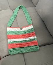 Borsa all'uncinetto con chiusura