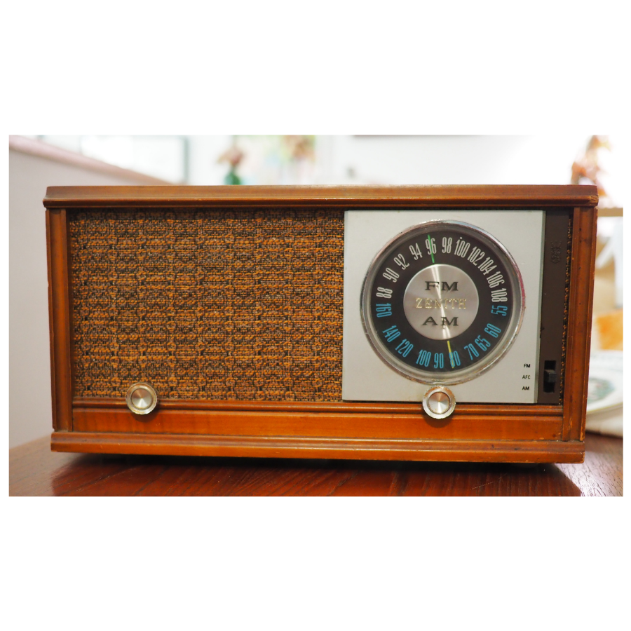 Vintage 1960s Zenith X323 Walnut AM/FM Tube Tabletop Radio Works