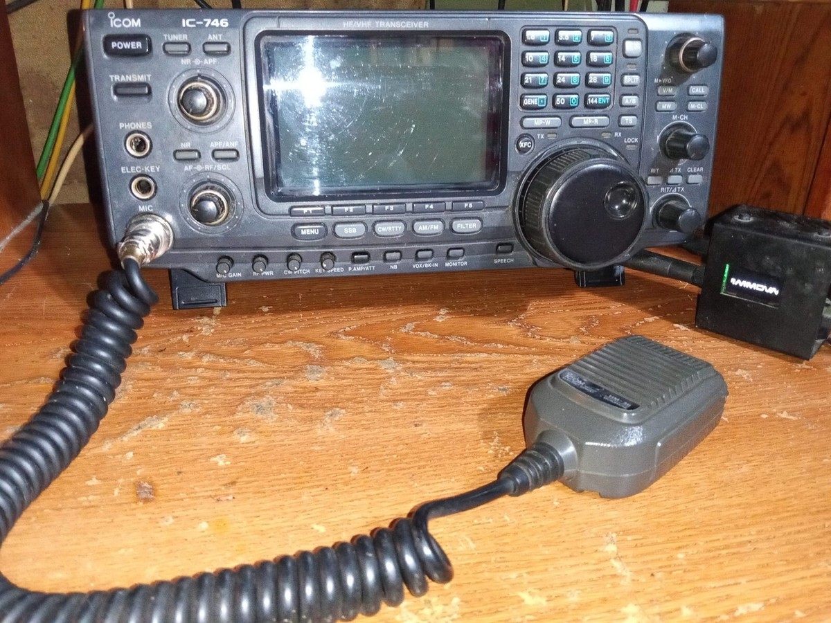 ICOM アイコム IC-746 HF/50/144MHz帯オートチューナー内蔵 ジャンク品 