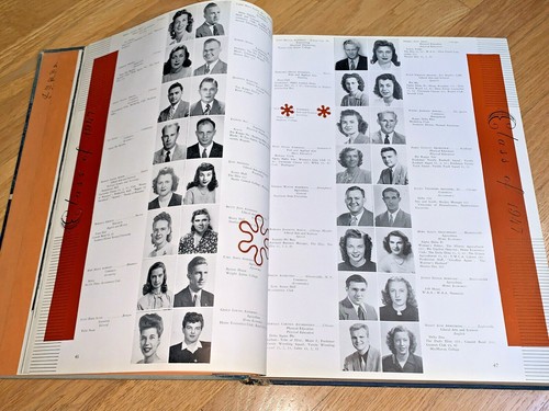 1947 UNIVERSITY OF ILLINOIS YEARBOOK - No Signatures - 634 pages - Picture 3 of 12