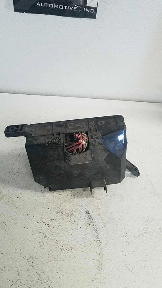 05-09 HYUNDAI TUCSON Caja de fusibles del motor Compartimiento del motor Foto 2 de 4