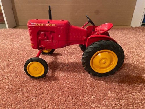 Massey Harris Pony MH Tractor Vintage Original 1/16 Tractor - Picture 2 of 8