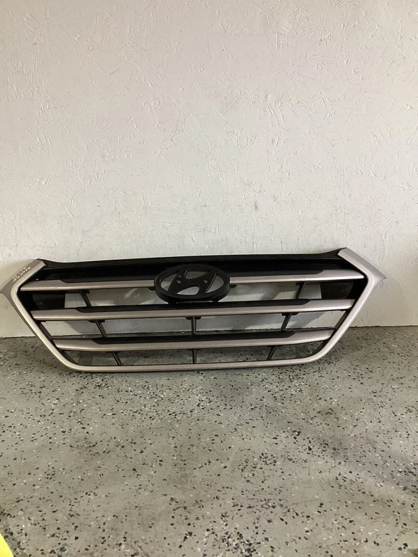 HYUNDAI TUCSON GRILLE 2016 2017 2018 Used OEM 86351D3000