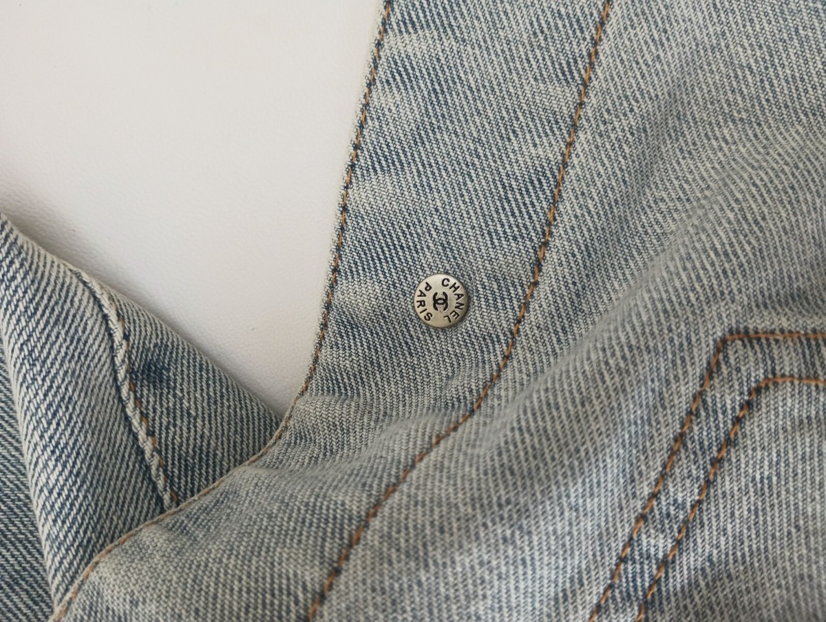 二ちゃん Chanel Women's Light Blue Washed Denim Jacket Size 38 FR Cruise 20