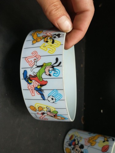 Ciotola sportiva vintage Disney Topolino (crackata) e tazza da bere Bertas bambini USA - Foto 10 di 22