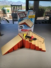 Tech Deck Build A Park, Kicker to 6 Stair Rail with 1 Blind Eagle Skateboard