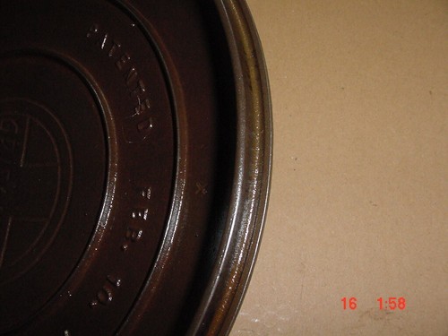 Griswold Dutch Oven #8 w/lid and Trivet, matching, USED, USA - Picture 6 of 6