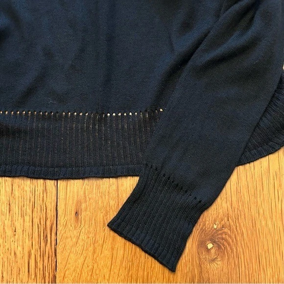 Rachel Roy 柔软旋转圆领露背毛衣女式中号黑色 — 第 4/4 张图片