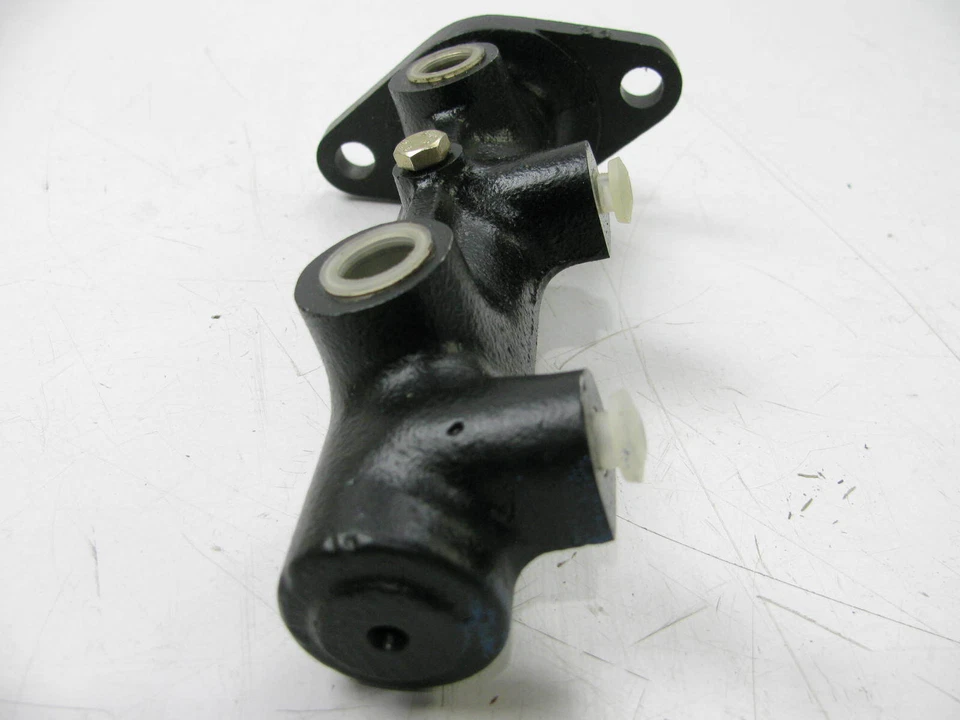 Cilindro maestro de freno genuino OE FAG S5257 NUEVO SIN CAJA para 67-70 Volvo 142 144 145 Foto 2 de 3