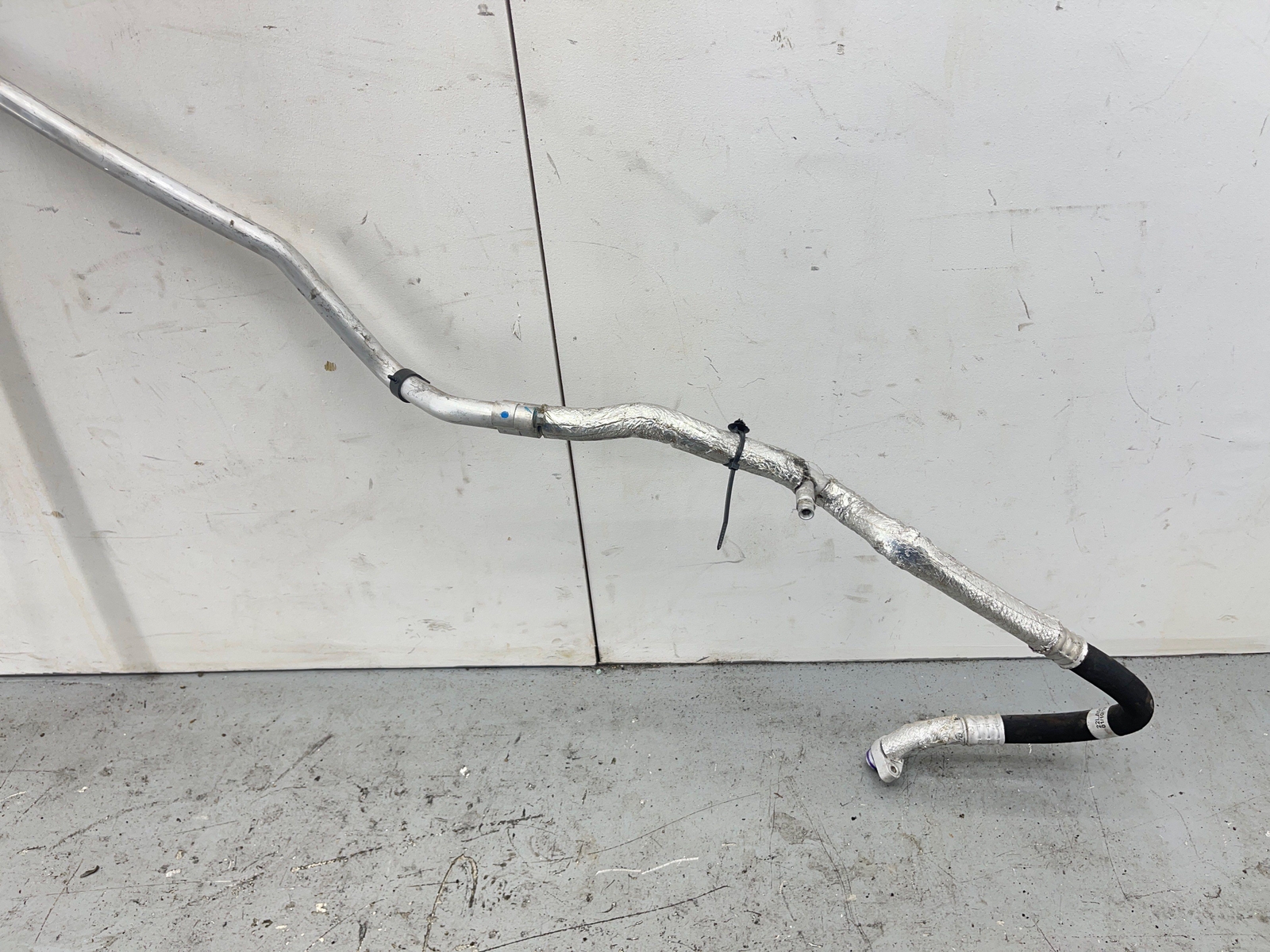2020-2023 MCLAREN GT 4.0L UNDERBODY MAIN AC COOLER LINE 14A1800CP OEM 2021 2022