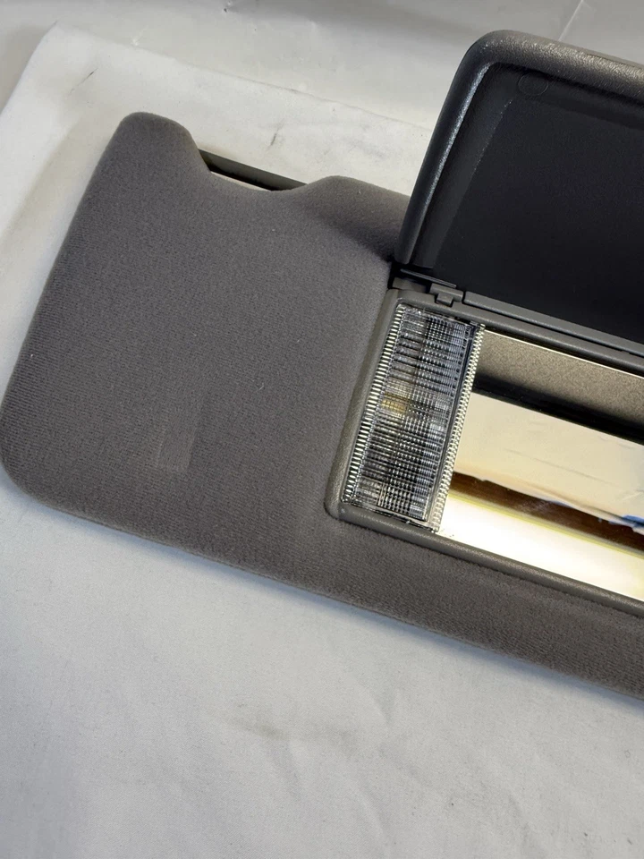 Jaguar XJ8 1998-2003 Vanden Plas lado izquierdo del conductor parasol con espejo retrovisor OEM. Foto 3 de 4