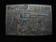 QL13166 VINTAGE 1970s  SMITH  WESSON WORLD'S FINEST HANDGUN  BELT BUCKLE