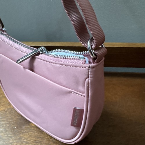 Lululemon ‘City Essentials’ MINI SHOULDER BAG 1L DECO PINK Silver Hardware - NWT - Picture 6 of 12