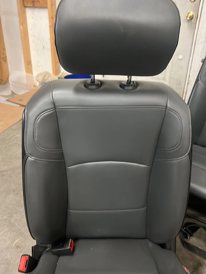 Ram 2500 2019-2024 camioneta asiento delantero izquierdo Foto 2 de 4